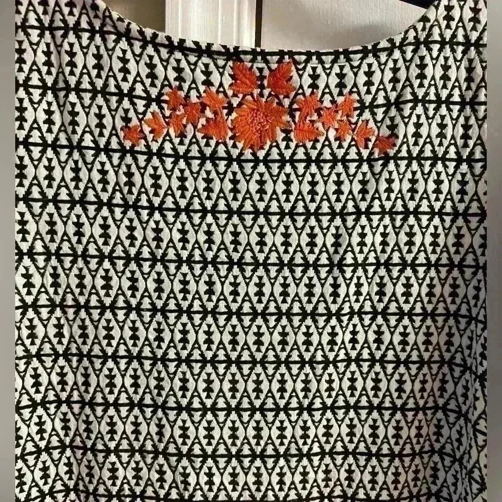 THML Black‎ White Knit Embroidered Mini Dress Medium - Picture 5 of 7
